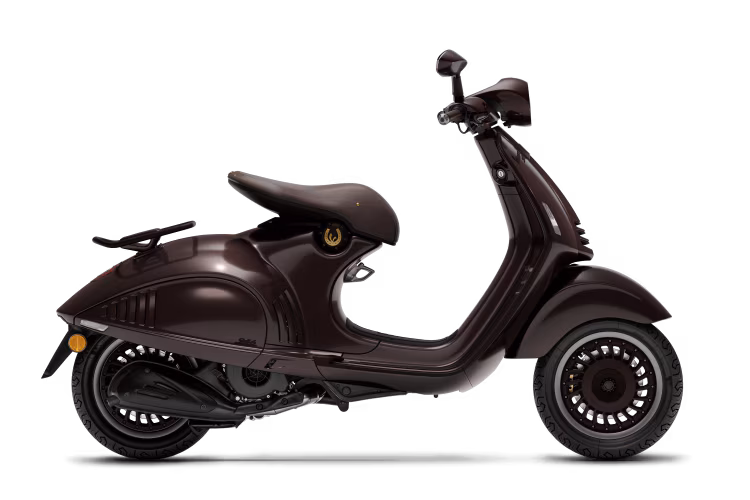 Vespa 946 Horse - Phiên Bản Giới Hạn Năm Bính Ngọ